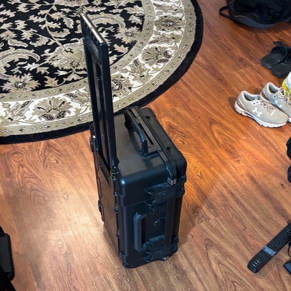 I series Black Hard Shell waterproof Camera Case with Stickers - Picture 2 of 5